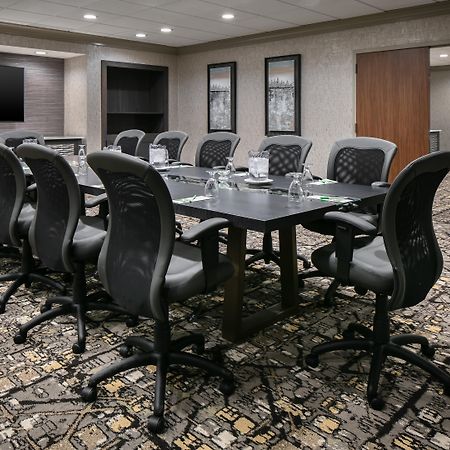Holiday Inn Hotel & Suites Des Moines-Northwest By Ihg Urbandale Buitenkant foto