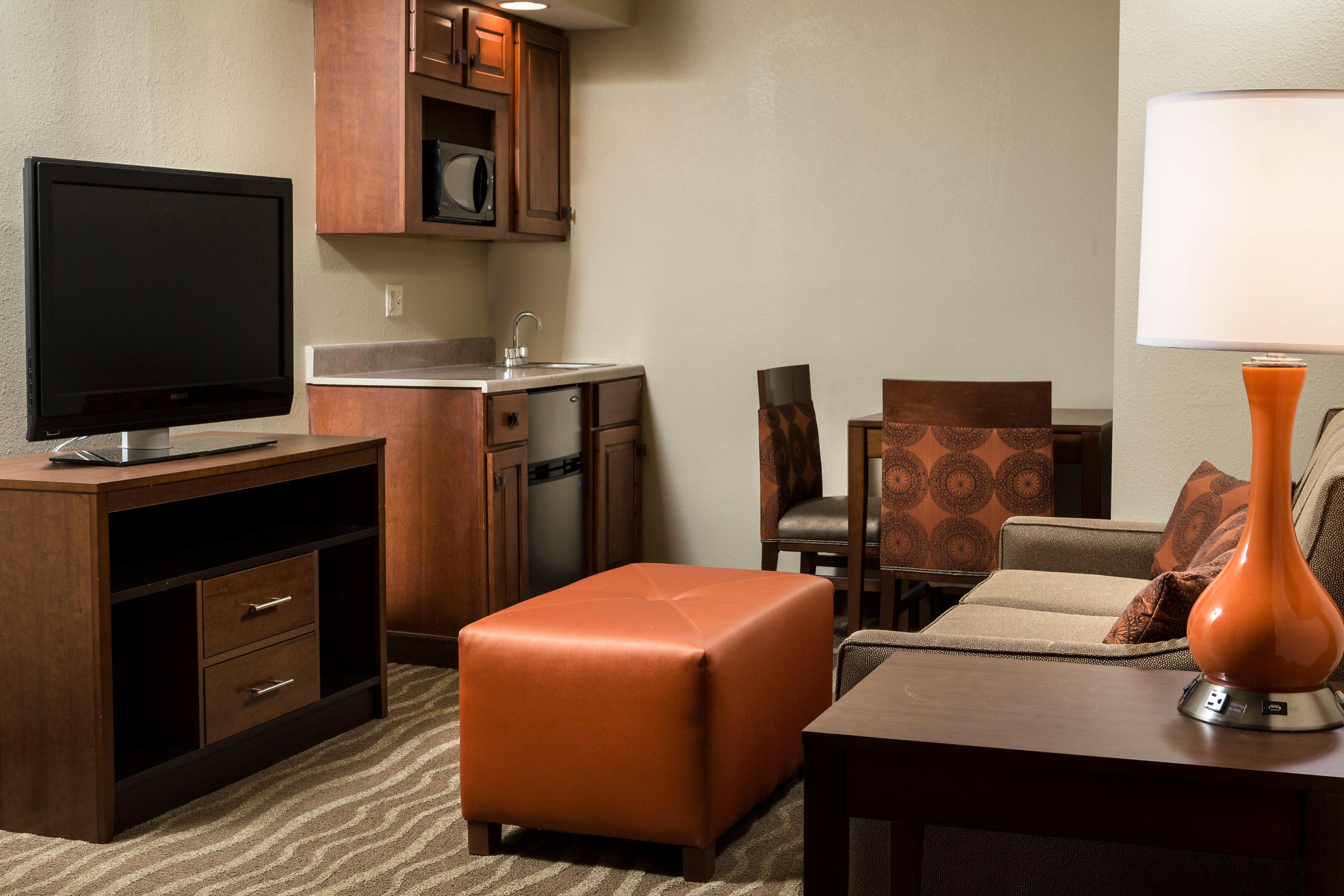 Holiday Inn Hotel & Suites Des Moines-Northwest By Ihg Urbandale Buitenkant foto