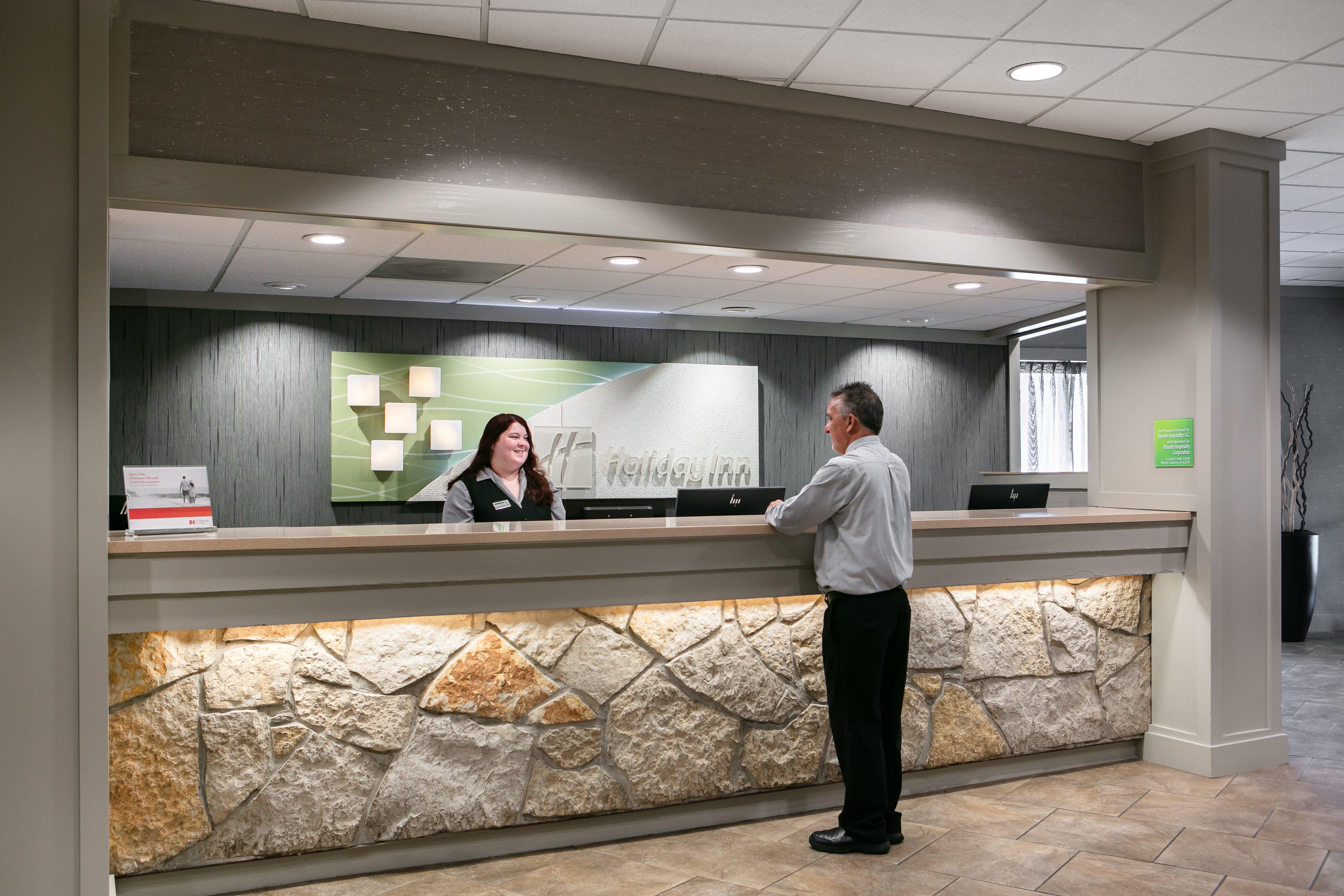 Holiday Inn Hotel & Suites Des Moines-Northwest By Ihg Urbandale Buitenkant foto
