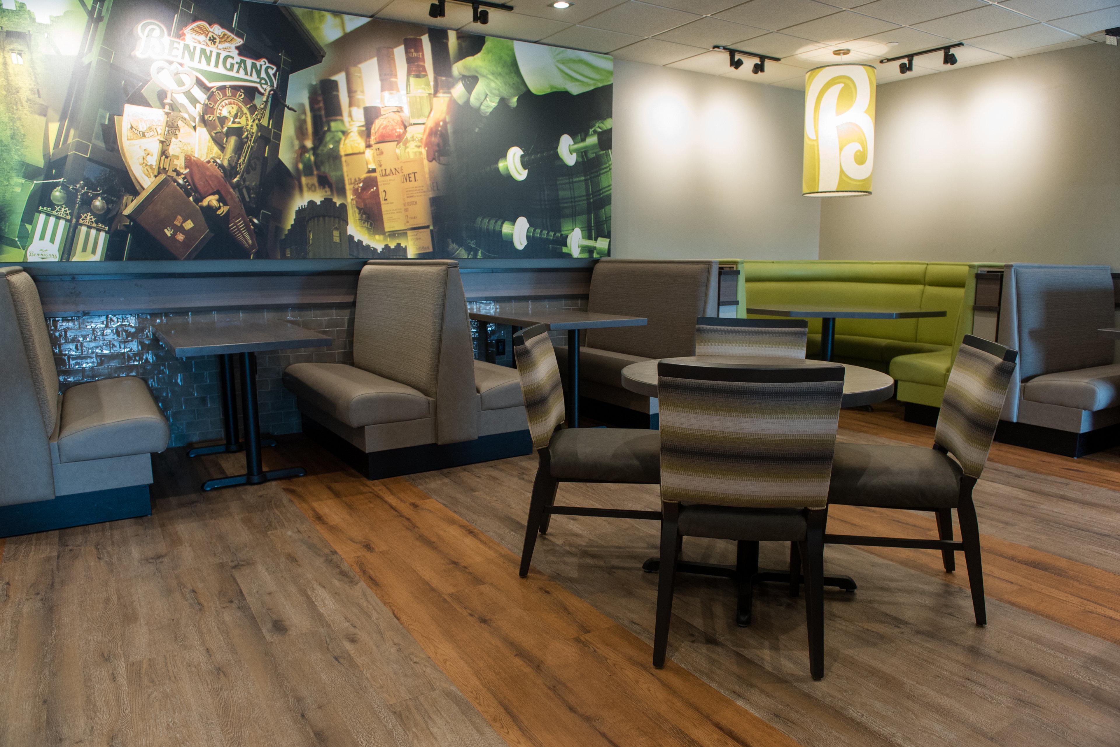Holiday Inn Hotel & Suites Des Moines-Northwest By Ihg Urbandale Buitenkant foto
