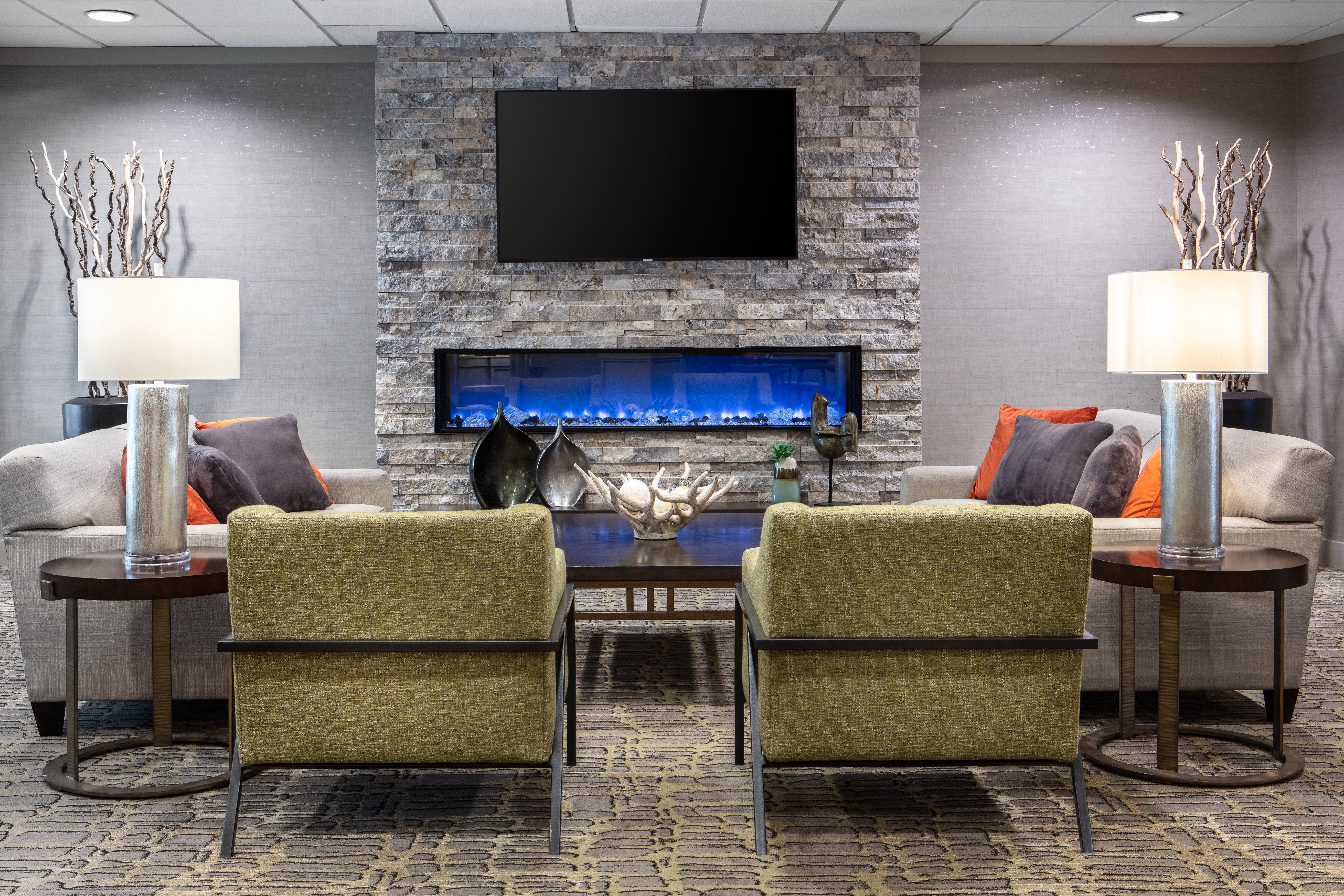 Holiday Inn Hotel & Suites Des Moines-Northwest By Ihg Urbandale Buitenkant foto