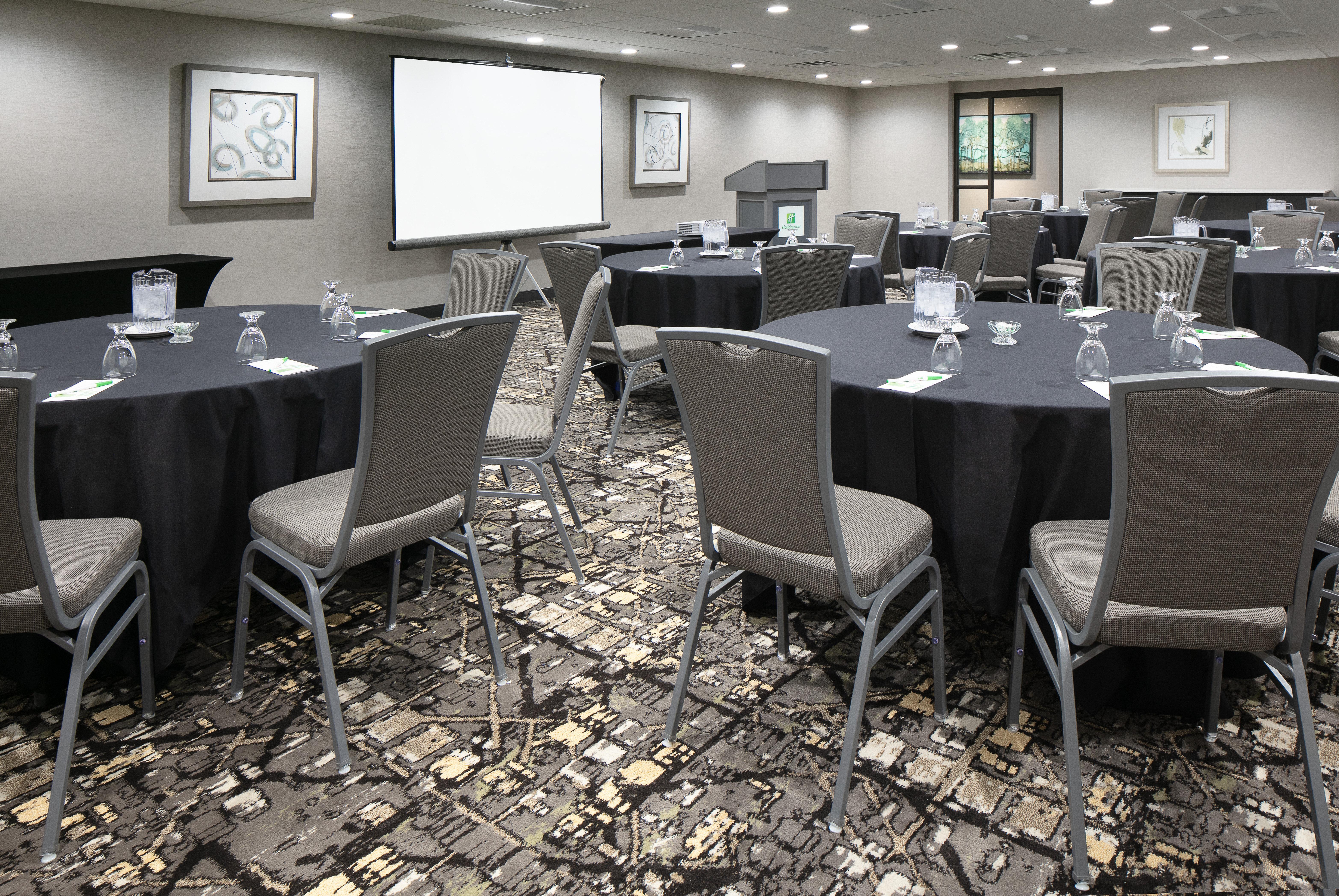 Holiday Inn Hotel & Suites Des Moines-Northwest By Ihg Urbandale Buitenkant foto
